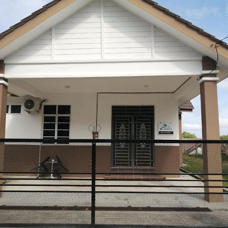 Simple Home By Aimie Fully Aircond Dungun Esterno foto